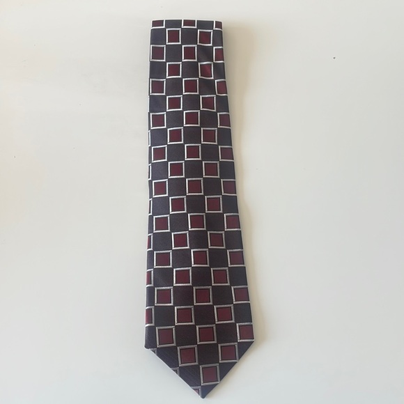 New Mens Wearhouse Square Design Burgundy and Brown Handmade All Silk Necktie - Picture 1 of 6
